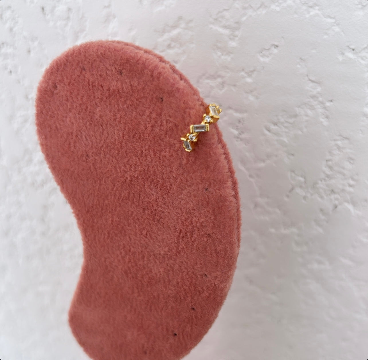 Grimelda (faux piercing)