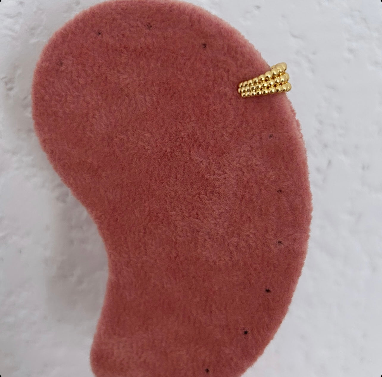 Yira (faux piercing)